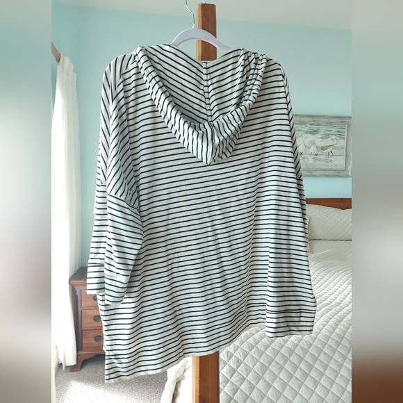 Coolibar Beach Hoodie | 2X | UPF 50+ | 3/4 sleeve | black & white | striped - Picture 2 of 7